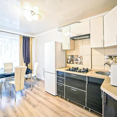 Prospekt Svobody 6/8 *