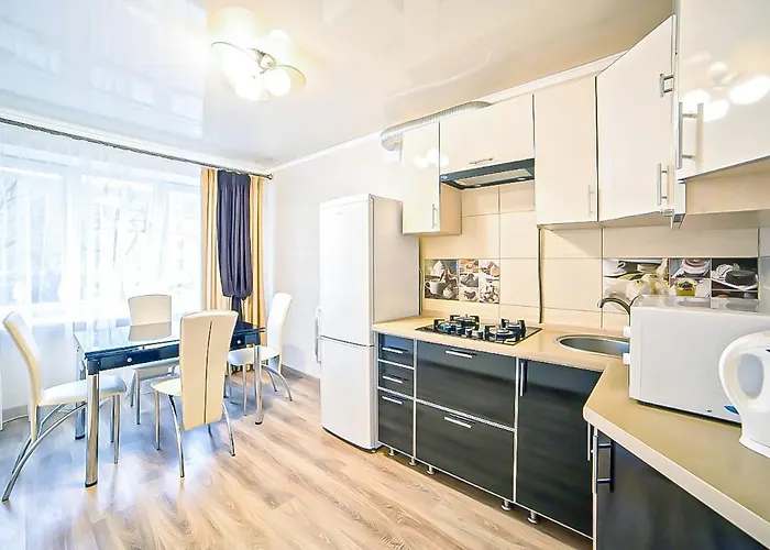 Prospekt Svobody 6/8 *